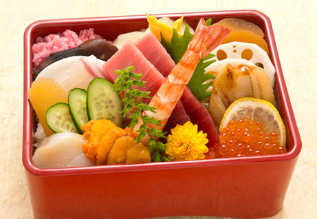 玉ちらし（お椀・日替りデザート付）