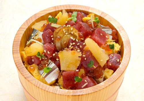 名物ばらちらし（お椀・日替りデザート付）