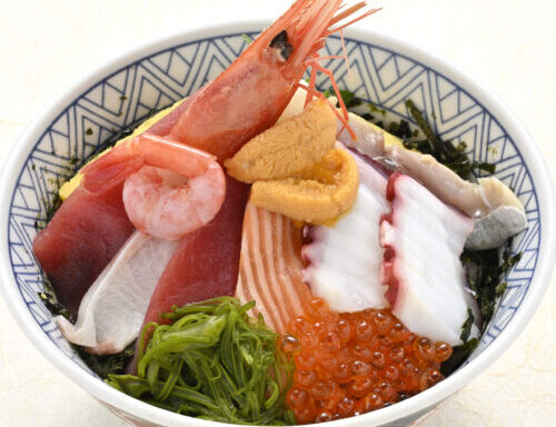 築地丼（お椀またはうどん）