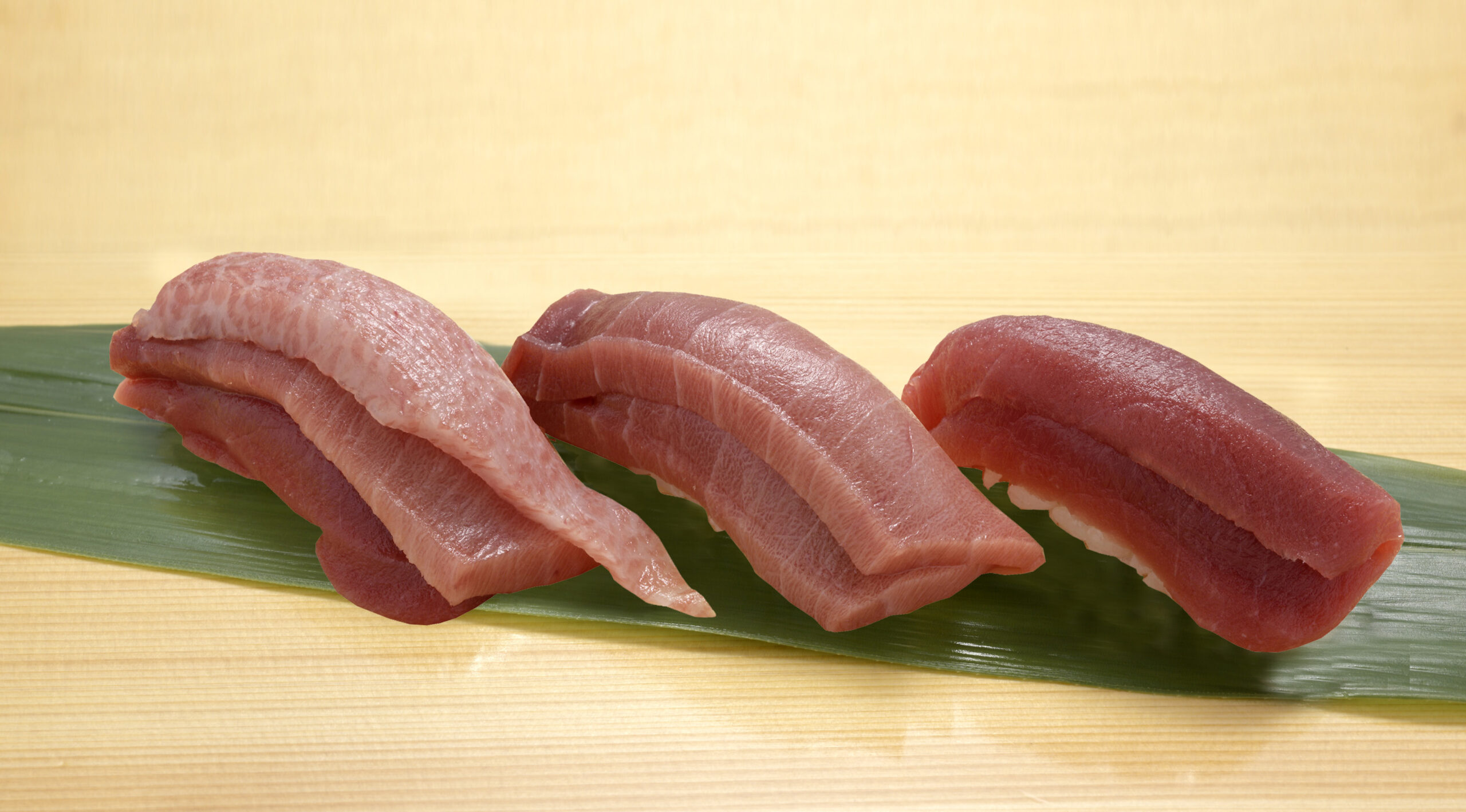 〈手軽な3貫〉天然まぐろ 段々にぎり3貫
