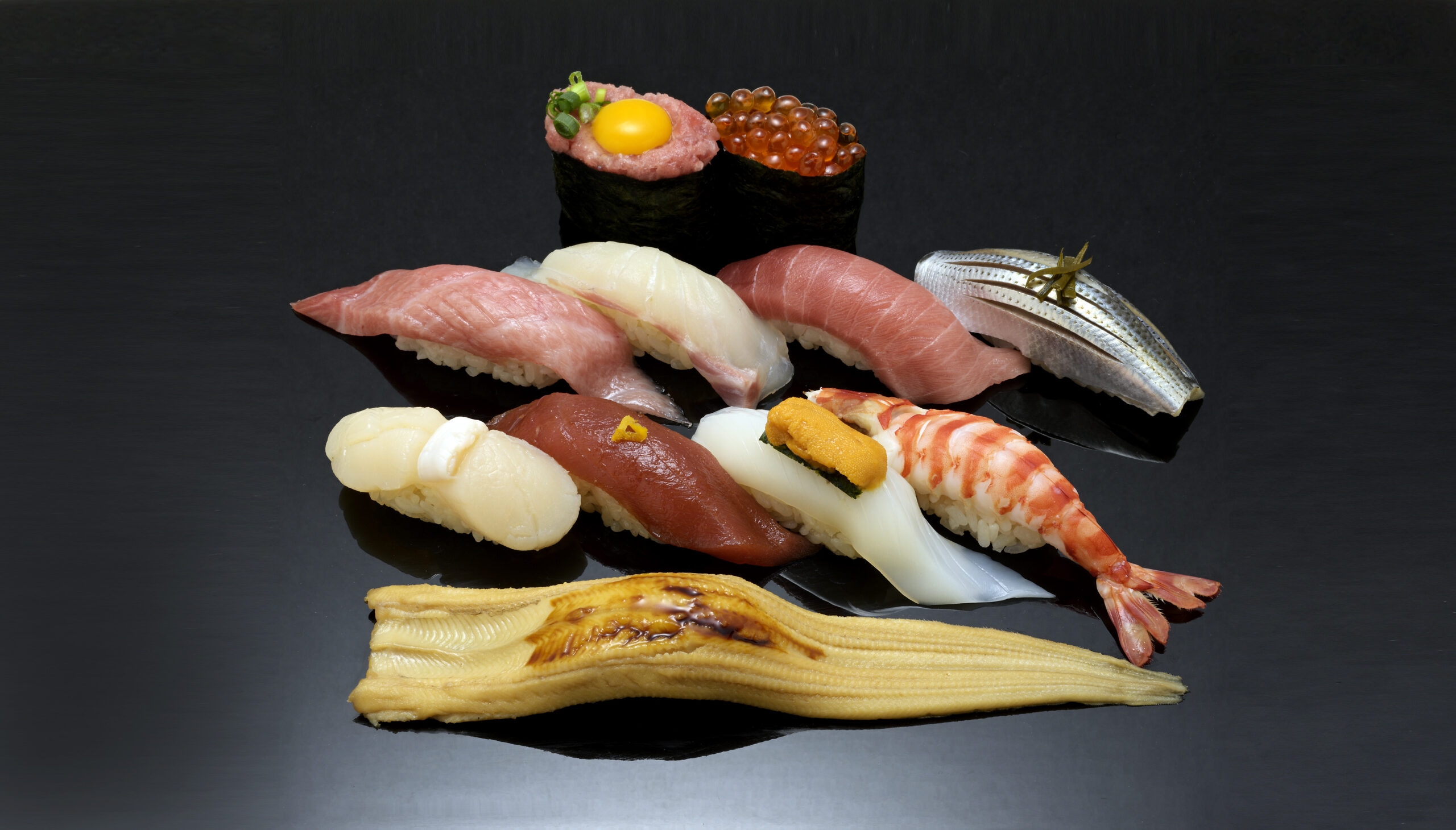 表参道にぎり11貫（お椀と有機野菜のサラダ付）